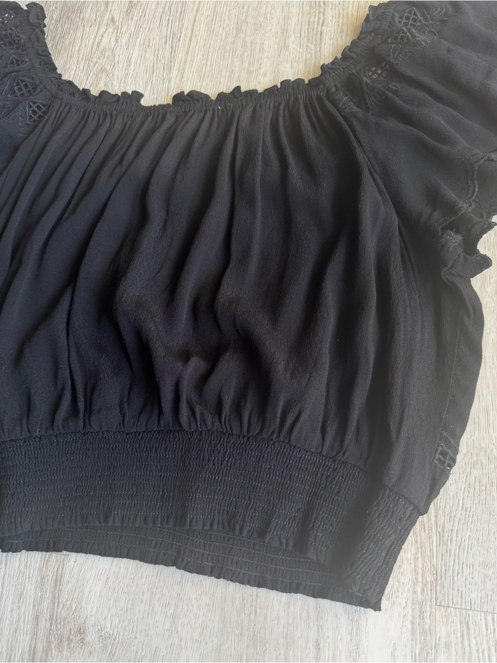 ASTR the Label Reyna Black Boho Off the Shoulder Embroidered Semi Crop Top Large - Picture 8 of 12